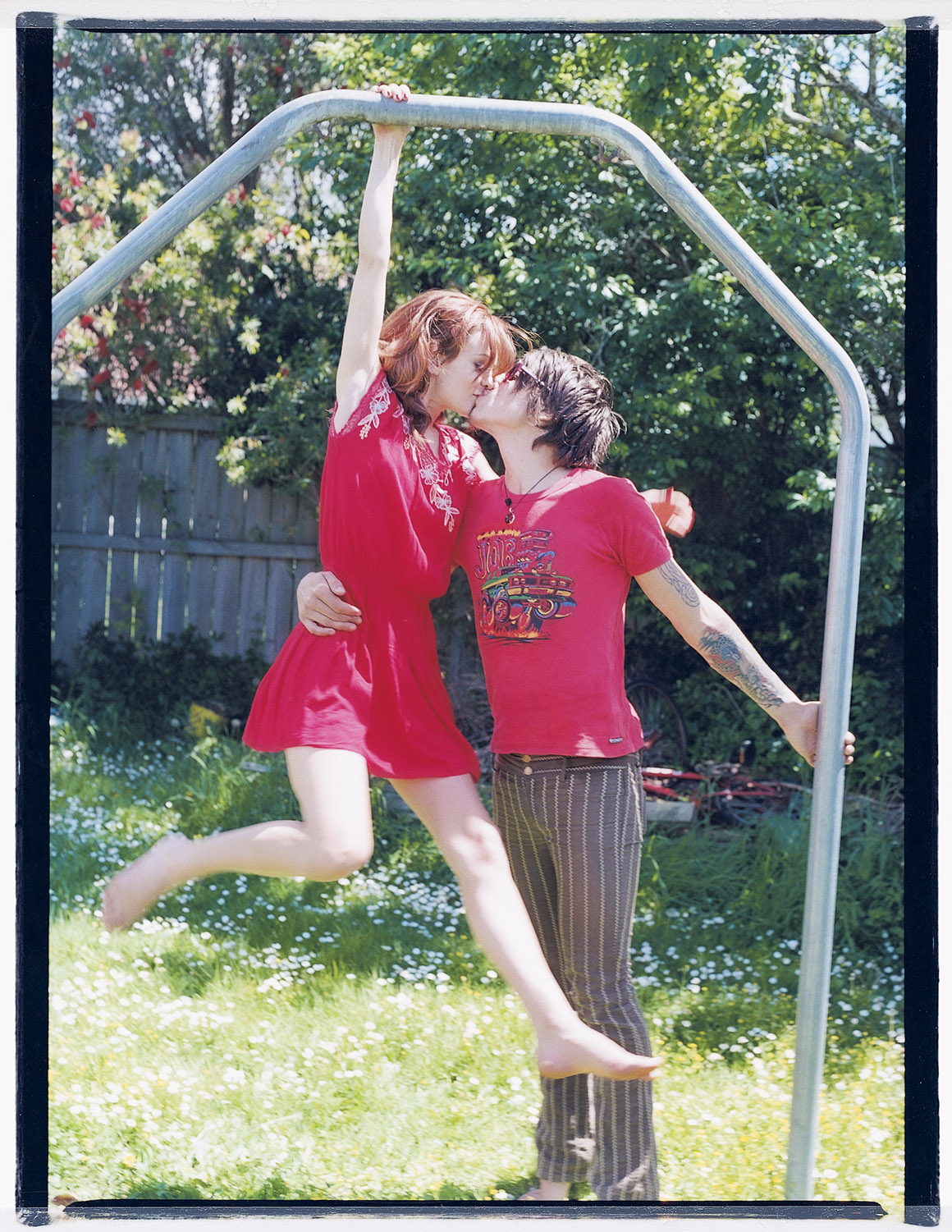 1106_Kate_kissing
